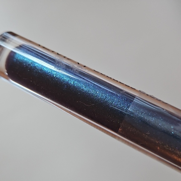 Almay Goddess Lip Gloss NWT Purple/blue Sparkle - Picture 4 of 4